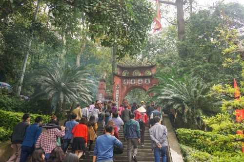  Khu di tích lịch sử đền Hùng là điểm đến hấp dẫn trong chương tình city tour Việt Trì